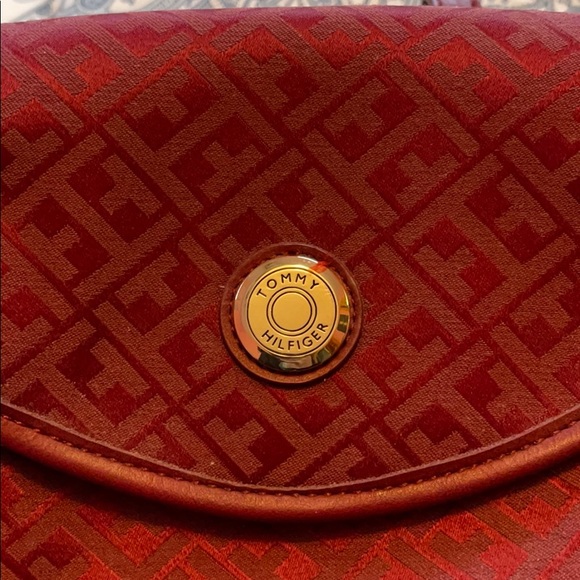 Tommy Hilfiger Crossbody Bag - Picture 2 of 4